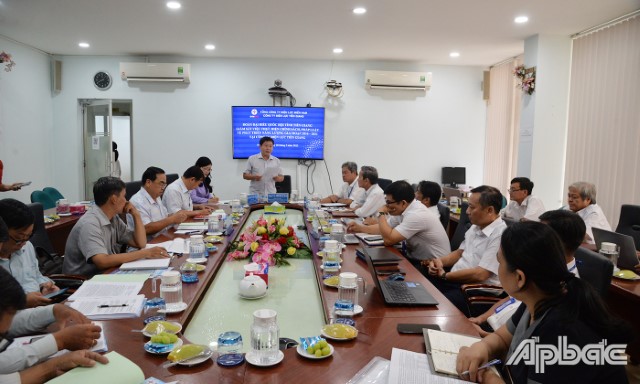 ĐOÀN ĐBQH TỈNH TIỀN GIANG GIÁM SÁT THỰC HIỆN CHÍNH SÁCH, PHÁP LUẬT VỀ PHÁT TRIỂN NĂNG LƯỢNG TẠI CÔNG TY ĐIỆN LỰC TIỀN GIANG